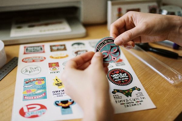 Comment faire des autocollants soi-même : 3 méthodes